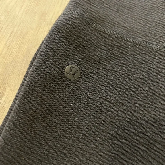 Men’s Lululemon Textured Spacer Joggers, M, $128 - Picture 4 of 4